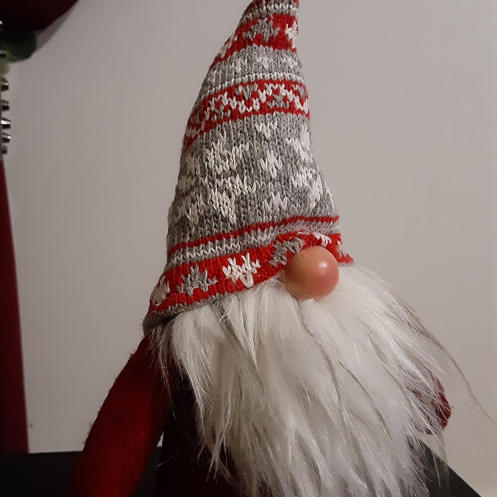 GRAY GNOME NEW - Picture 3 of 7